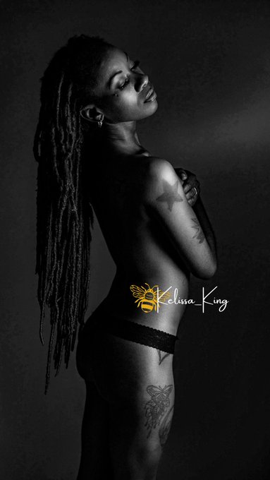 The woman for your dreams 🫶🏾 🐝🍯🐝🍯 Honey drip 🤩 https://t.co/2QA8Rjzsza