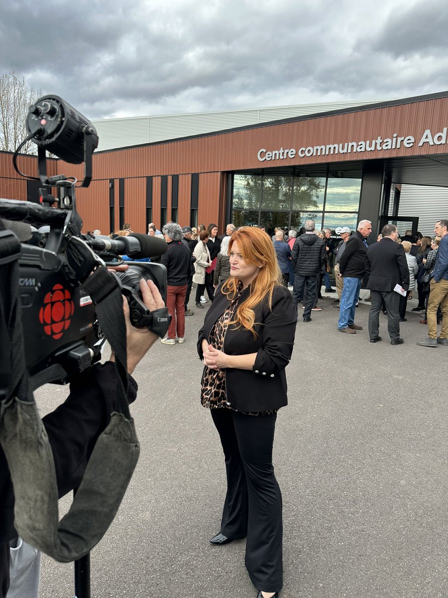 CBlouin_Deputee's tweet photo. Gens de Bonaventure, vous êtes incroyables! 

Plus de 205 personnes en pm un jour de semaine… 

Merci pour cette mobilisation qui me rend fière d’avoir insisté pour la tenue d’une consultation publique sur le redécoupage électoral dans Bonaventure! 

#polqc
#electionqc https://t.co/sLrhiBxr80