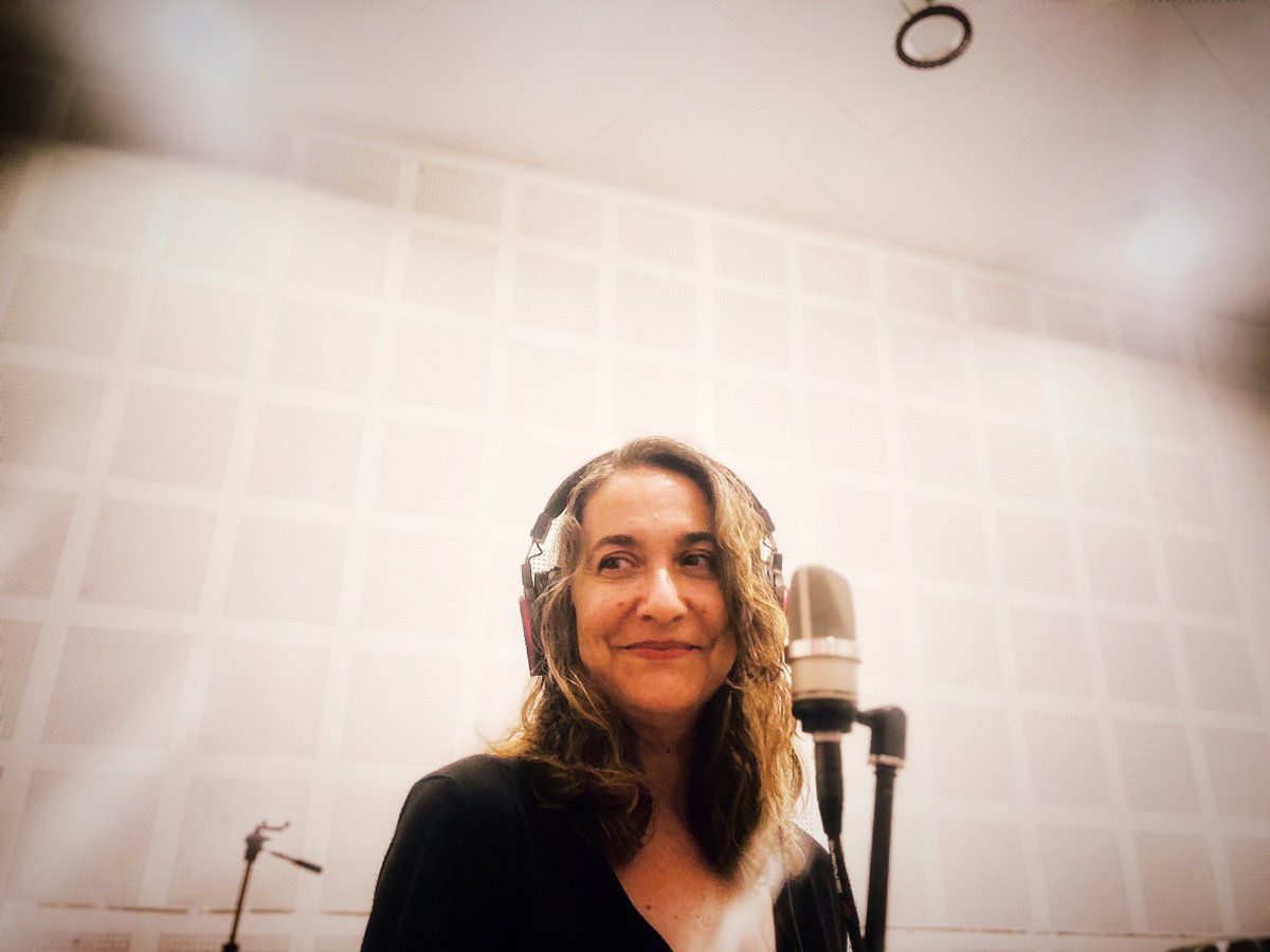 Grabando voces …
@marlow_________  @utbbmobilestudio