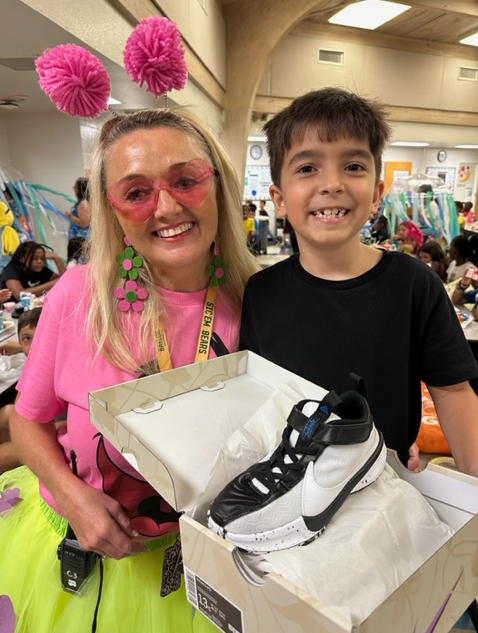 Keri_A_McCarty's tweet photo. High five to our newest recipients of fresh kicks for A's for J's!
*Blake - providing a stellar fact in Science
*Matthew - showing growth on his Reading MAP
*Nathan - scoring masters on his Science CBA
@BME_Harrop @hebisd
#AsforJs #BeABobcat #Nike #FreemanToyota https://t.co/t7ZFH9WDwH