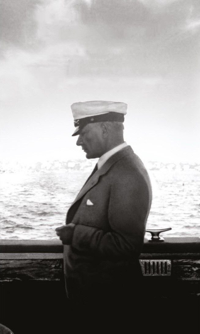 Açtığın yolda
Gösterdiğin hedefe