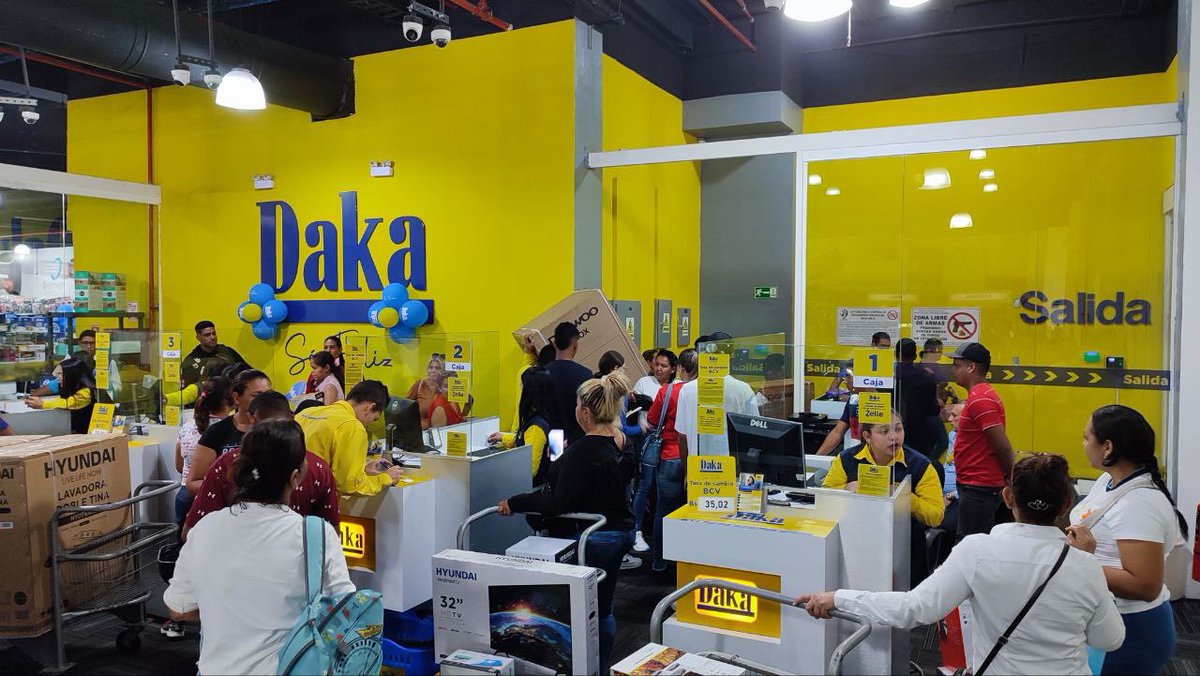 ¡LA TIENDA DE ELECTRODOMÉSTICOS #1 DE TODA VENEZUELA!😎🔥

Así se vive la experiencia de las #100HORASDAKA en TODAS nuestras tiendas a nivel nacional 🤯1️⃣0️⃣0️⃣💛

1/4 días de DESCUENTOS🥳🎉

#TodasNuestrasTiendasDaka #TiendasDaka #DakaSeFeliz #PromocionesInsuperables #ColasEnDaka