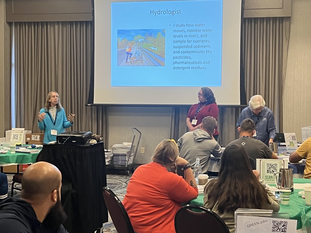 OhioEPA's tweet photo. Our team, partnering with @OhioChemistry - is at this year's #TIEConference. It helps Ohio's 3rd - 8th graders up their game when it comes to #STEMeducation. Here, using science experiments and classroom tools, we're connecting with students through entertaining lessons! https://t.co/VhemPdTyvc