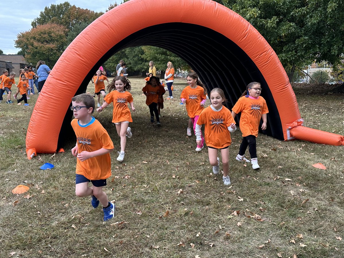 We had so much fun today at our Apex Raider Run. Great job Stars and thank you parents for all of your support!