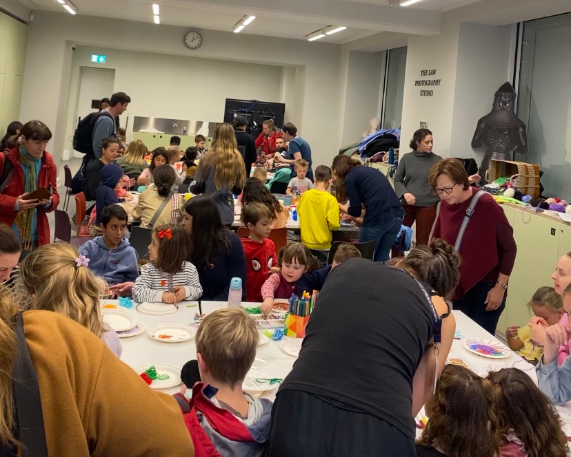 The_Big_Draw's tweet photo. We popped in to @NPGLondon today to check out their Big Draw family day, and wowee, what a success! 
Loads of families getting creative with Drawing with Senses inspired activities, from weaving to drawing jungle sounds 🥳✏️🎨 https://t.co/JbpHBKZtUZ