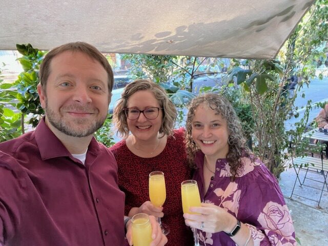 What a year it’s been. #VWoolf2023 wrapped this weekend, just in time for @msatweet. Here celebrating (finally) with Symposium co-organizers @vwoolf2021 and @lacijoanna —ALSO my co-editors for the now in-progress @routledgebooks Companion to Virginia Woolf.  At last!