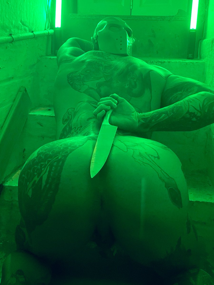 teddy_bryce's tweet photo. Spoopy Halloween hole 🔪⭕️ https://t.co/kIQVuQm49g