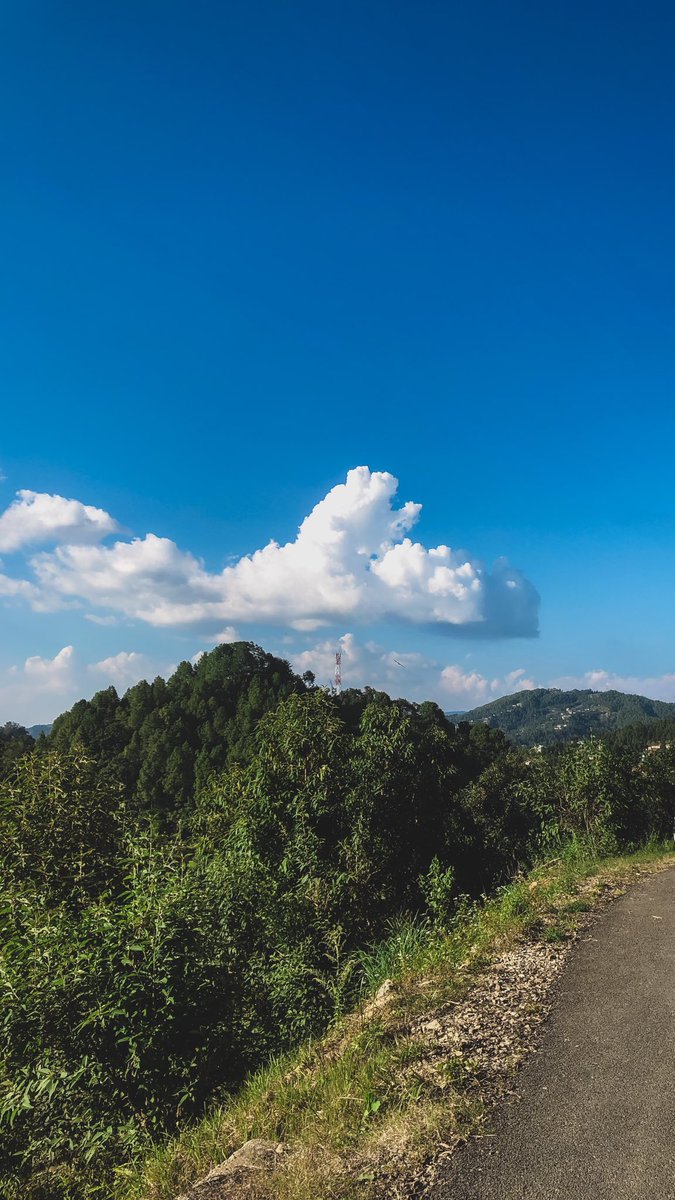 upSid_'s tweet photo. Under bright blue sky! 
.
#nature #historic #sky #blue
#temple #travel #clouds 
#green #valley #hills https://t.co/IPv5fmCcIF