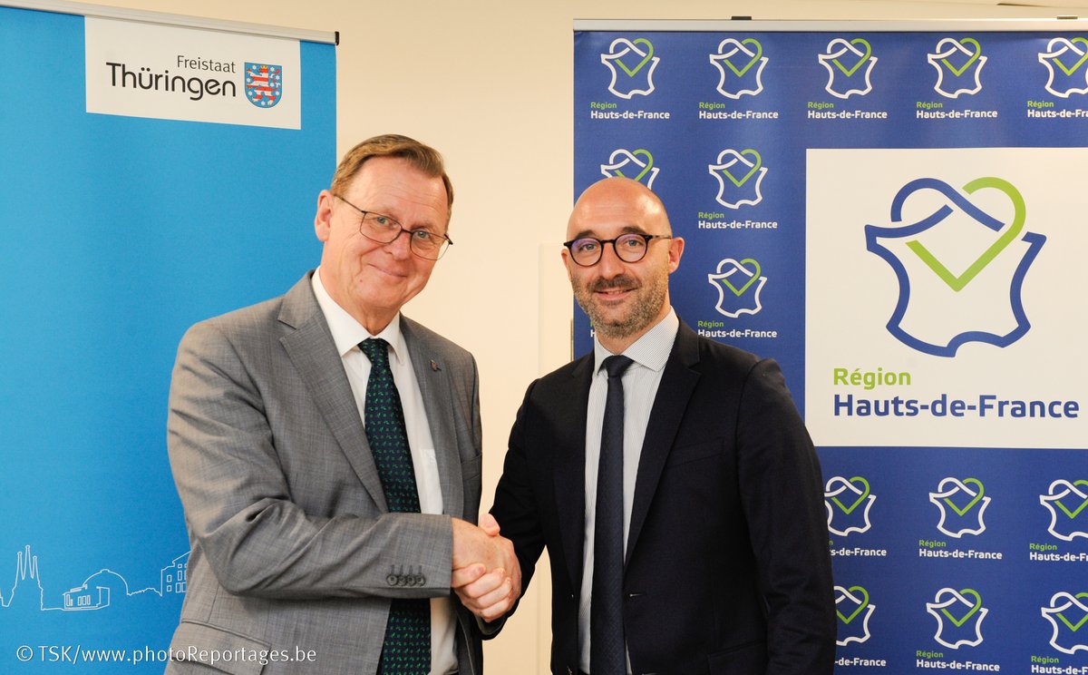 „Es ist mir eine große Ehre heute hier in Brüssel sagen zu können: Wir öffnen ein neues Kapitel deutsch-französischer Freundschaft. Wir wollen in Brüssel mit einem gemeinsamen Gewicht auftreten, nun Tür an Tür. Es ist für mich heute ein ganz großer Tag“, so Ministerpräsident