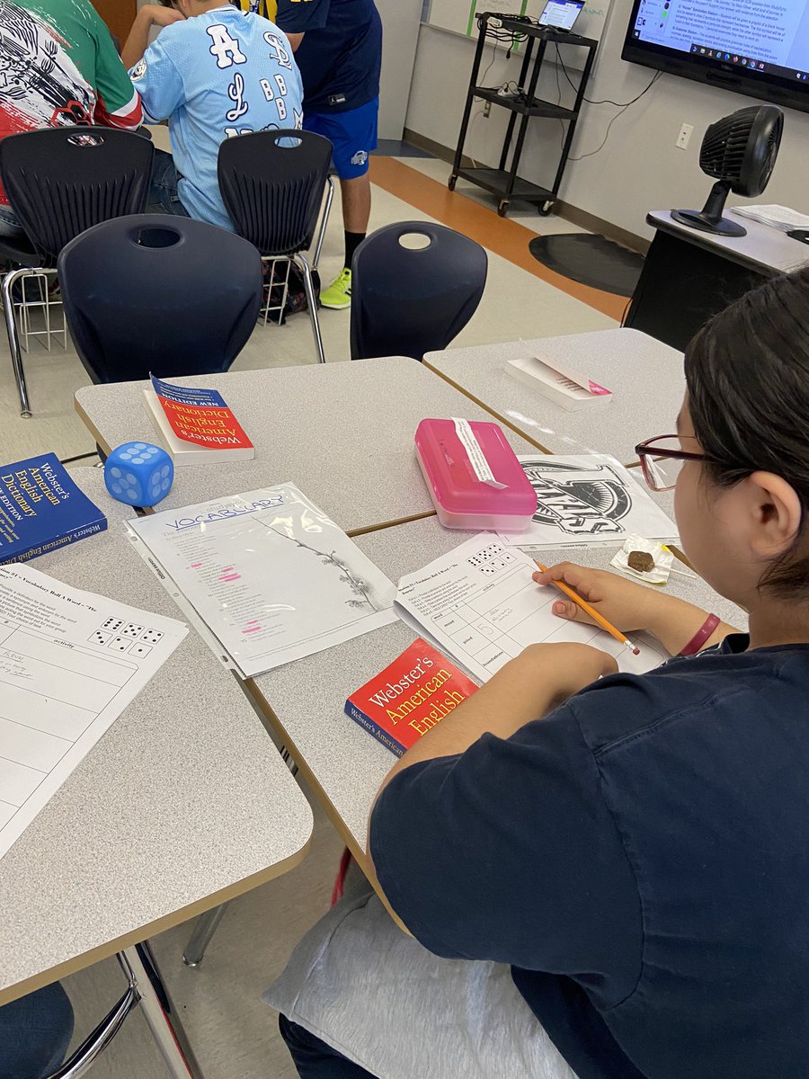 ClintHSLions's tweet image. CHS campus Instructional Rounds 
English I 
#studysync #dictionaryskills
#peertopeerlearning
Great job Mr. Gardea 
@MabelGarcia1014