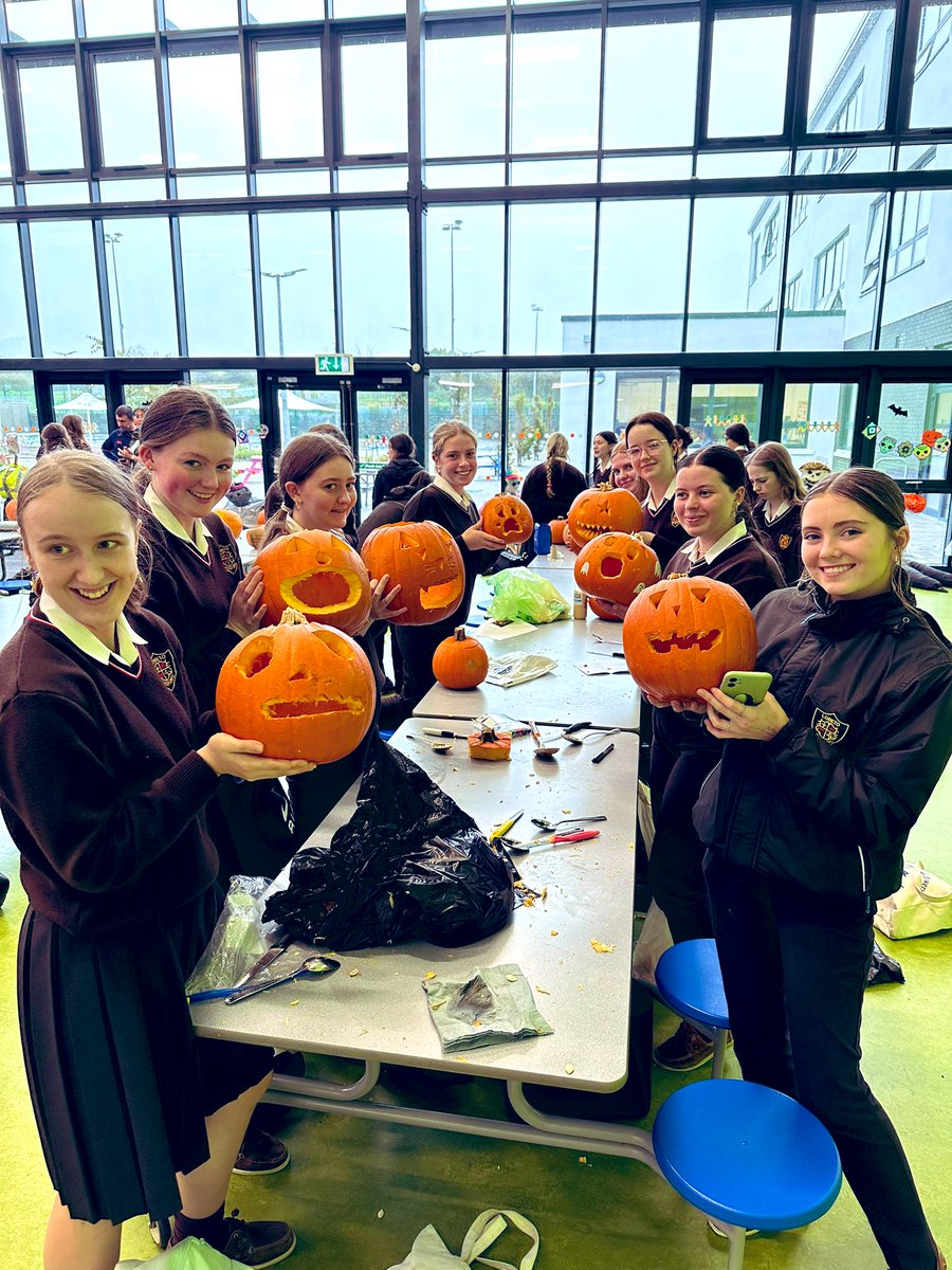 d_odowd's tweet photo. Students in full festive spirit this afternoon @SchoolWexford 👻 https://t.co/t5yGw0sPq2
