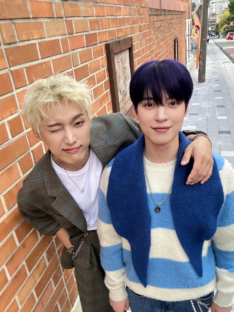 OmegaX_members's tweet photo. [#OX]

휘차니랑 고양이랑🐈🐈‍⬛

#OMEGA_X #오메가엑스
#재한 #JAEHAN https://t.co/NFVob5oHxe