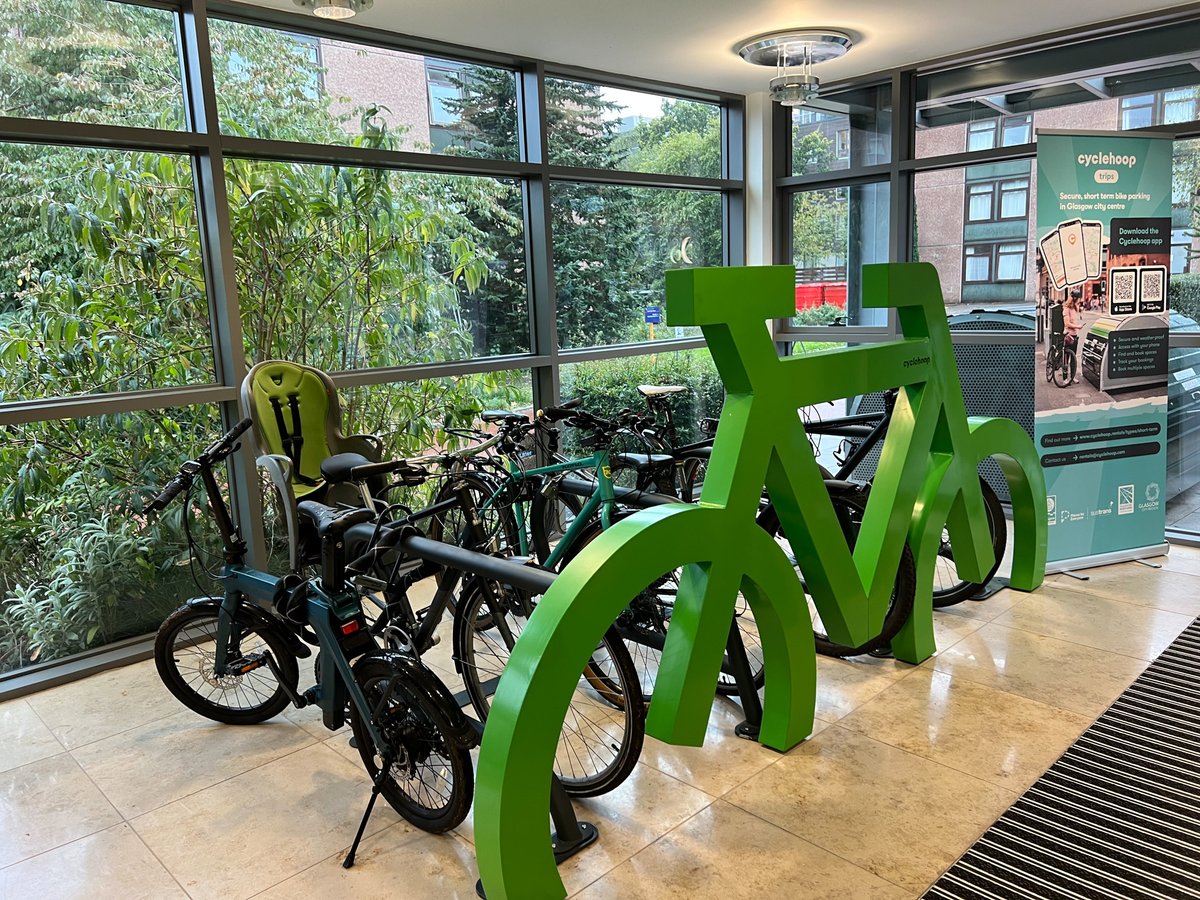 uoeconferences's tweet photo. Rain or shine, nothing could stop the dedicated delegates at the #CyclingScotlandConf today! 🚴‍♀️💧 We hope you found the event inspiring and that it will lead to "healthier, fairer, safer and greener Scotland”. @CyclingScotland https://t.co/9CHUCQv4nd