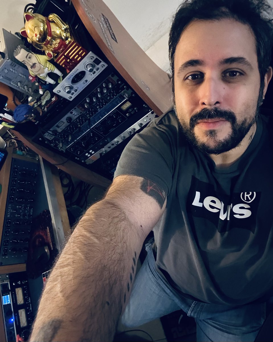 Torpedo_77's tweet photo. Studio life 🎵😎❤

#torpedo #TRecords #StudioDiProduzione #studiodiproduzionemessina #studiodiregistrazione #studiodiregistrazionemessina #realizzazioneinediti #ProduzioneInediti #branoinedito #recording #mixing #mastering https://t.co/3S8Xkhqpqh