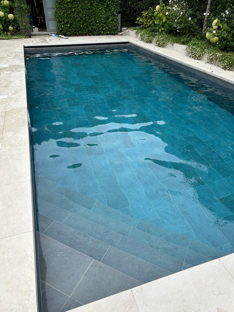 Azure_Pools's tweet image. The latest project that our very talented Pool Team have finished. Hopefully you’ll agree that it looks incredible 👌🏻 

#poolbuild #London #tiledpool #originalstyle #heatpump #azurepoolsandhottubs #poolmanlife #certikin #swimathome #waterwellness #gardendesign