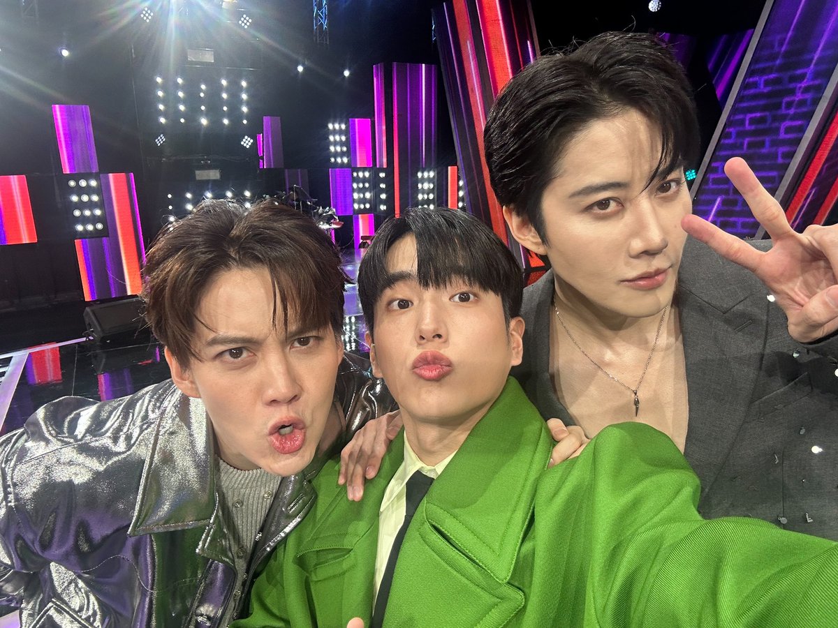 cnonkul's tweet photo. enjoy krub pom 😆 #ร้องข้ามกําแพง https://t.co/Ph0vzxmsA8