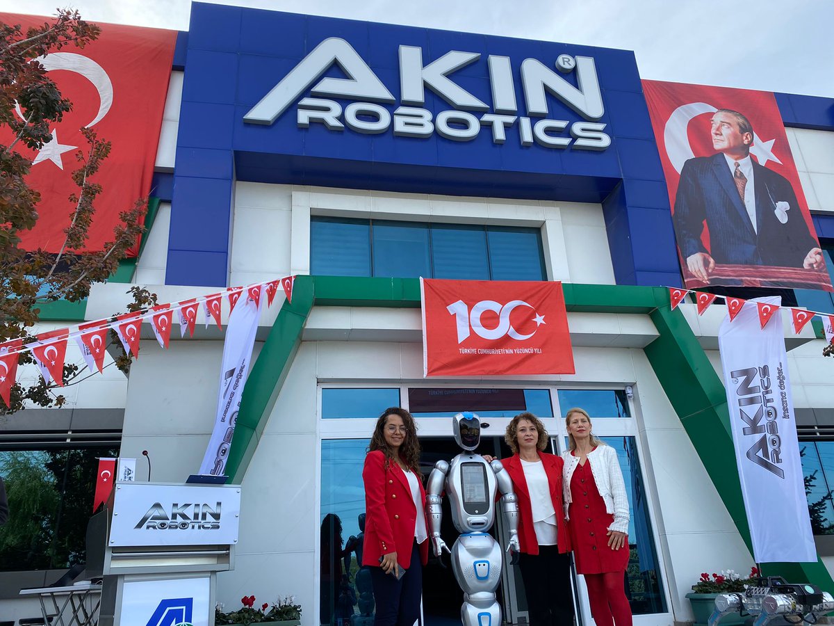 patate_gul's tweet image. AKINROBOTICS İnsansı Robot Fabrikamızda Cumhuriyetin 100. Yılı Kutlama Programı'nı ve ADA serisinin en gelişmiş robotu ADA-7'nin lansmanını gerçekleştirdik. Etkinliğimize katılan tüm konuklarımıza teşekkür ederiz. #yüzüncüyıl #akinrobotics