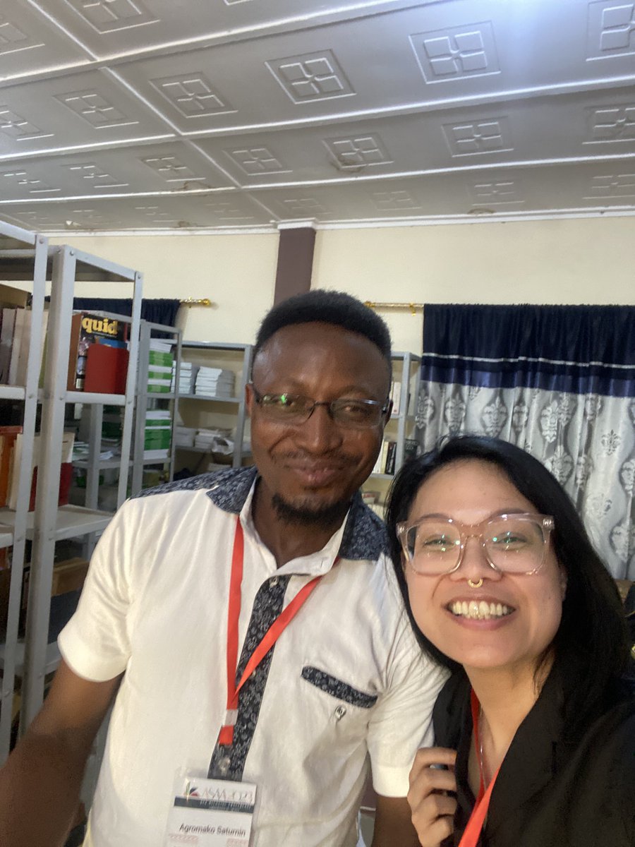 CIHABlog's tweet photo. @qwesidjan @ASAA_Africa @CeceliaMLynch @HEKIMA_HIPSIR @divinefuh @adomakoampofo It takes a #CIHAblog village! 🧡 behind the scenes at #ASAA2013 || @SAgramako @amy_gilmore17 @the_bananafissh https://t.co/Xjyb9Wciz0