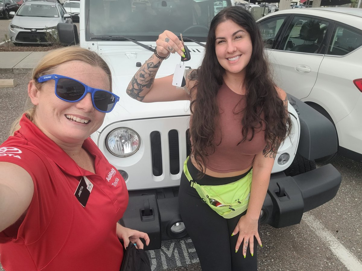 Shoutout to Janetta, our selfie superstar at AutoNation Toyota Pinellas Park! 📸 She sells cars and captures memories of pure joy and amazing Customer experiences. Keep spreading those smiles! 😊 #DRVPNK #AutoNationFamily