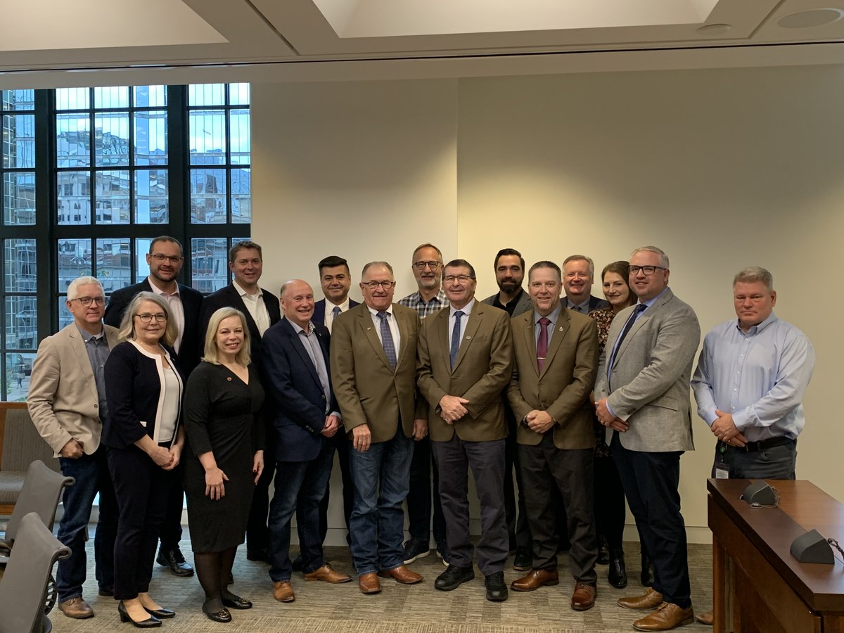 cathayw's tweet photo. Thanks to the #Saskatchewan Association of Rural Municipalities @SARM_Voice for speaking to Sask Caucus earlier this week on projects that impact our rural communities.
They expressed their concerns and that of farmers and ranchers about bill #S243. Requiring farmers to measure their emissions will impact income, insurance, and lending.
Saskatchewan's producers are already among the most sustainable and technologically advanced growers in the world. The federal government should be recognizing and rewarding their world-class agricultural practices - not punishing them. For some, bills like S-243 mean the difference between paying their bills or leaving the industry.