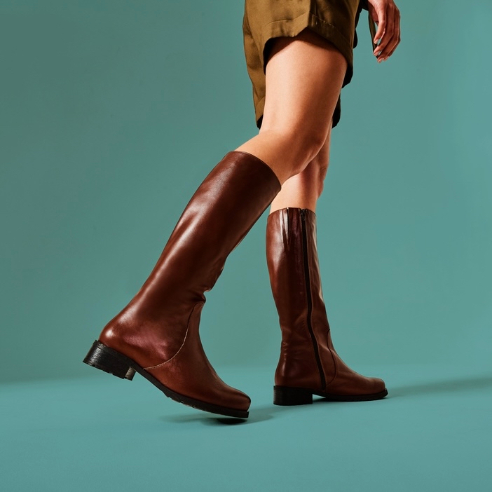 Knee-high boots reimagined with your comfort in mind 👢 Beautiful Bella will carry you through the season in style - pre-order now to save 10%!