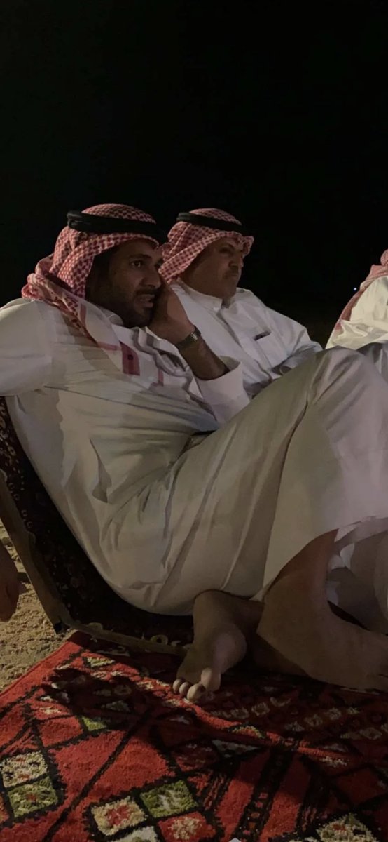 انا من البارحه زولك يورالي
ياصاحبي ، والحزن حربه علي شنّه

ياضيق صدري عليك ويا غثا بالي
وياحزن قلبي عليك وياكثر حنّه

ودعتك اللي عليم بحالك وحالي
والحمد له والشكر والفضل والمنه

بأذن الله وْرحمته نلقاك يالغالي
ميعادنا يافهد وياك بالجنّه

#فهد_زبن_الراوي
