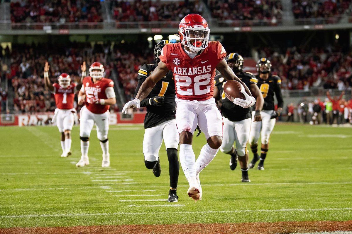 Blessed and excited to receive a scholarship offer from the University of Arkansas <a href="/CoachGreen93/">Kelvin Green</a> <a href="/trelonsmith22/">Trelon Smith</a> 
#WooPig