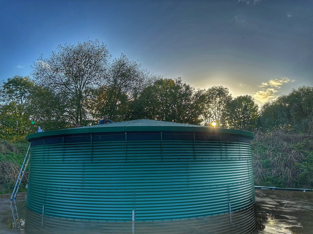 We’re almost watertight with the <a href="/EvenproductsLtd/">Evenproducts</a> tank at The Leicestershire GC massive thanks to <a href="/dean_waterfield/">Dean Waterfield</a> and the boys #legends