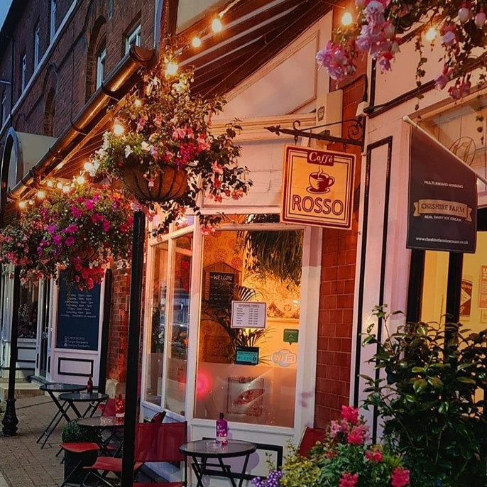 Indulge in sweetness at Cafe Rosso, the perfect spot for a delightful cake date! 🍰✨
#BluestarTaxis #ExploreWigan #LocalShopsWigan