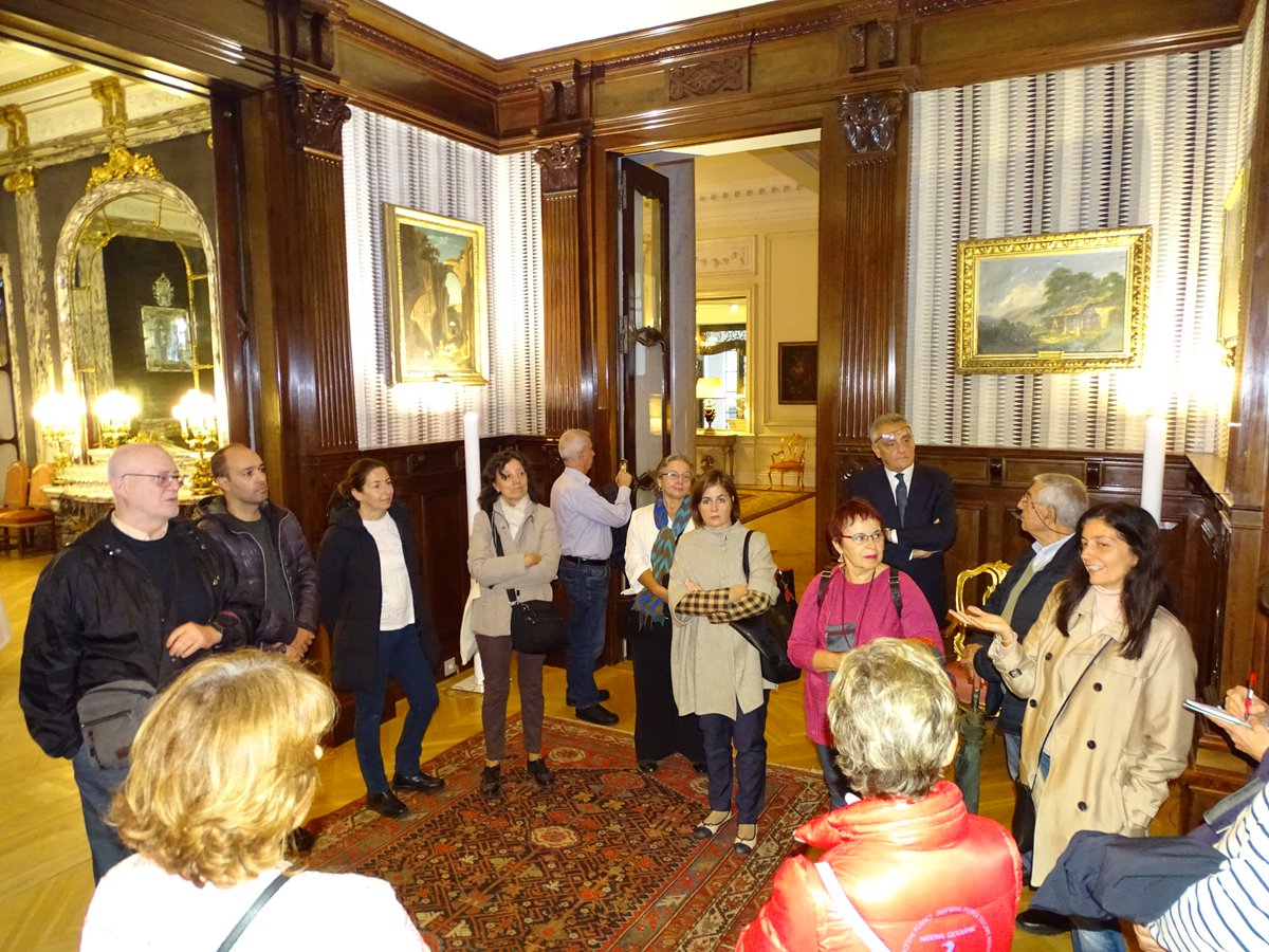 Han terminado hoy los ciclos 'Puertas Abiertas' a <a href="/ItalyinSPA/">Italy in Spain</a>
En esta última jornada el Embajador de 🇮🇹 Giuseppe Buccino Grimaldi ha participado en la visita y ha saludado a los grupos de visitantes
Agradecimientos a <a href="/ComunidadMadrid/">Comunidad de Madrid</a>, <a href="/OpenHouseMadrid/">Open House Madrid</a> y <a href="/FUNDACOAM/">Fundación Arquitectura COAM</a>.
Hasta el 2024!