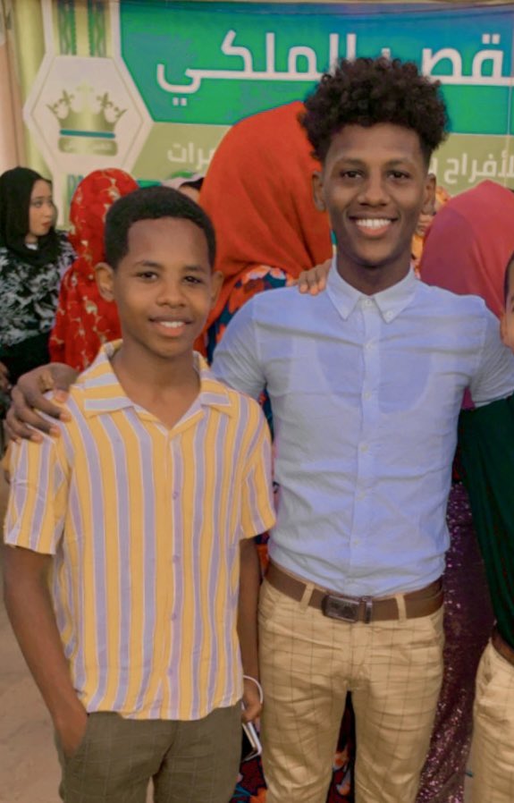 3bdallahomer's tweet photo. يا خوانا ده أخوي الصغير جونا ناس الحلة فجأة قالو لينا ولدكم ومعاهو شباب تاني ��الو ماشين السمبك، وهسي ليهو ٤ ايام ما عارفين عنو خبر💔اي زول شافو في أي ولاية يدينا خبر، ودعواتكم ليهو يرجع بالسلامة يا خوانا ما معروف ياتو دعوة مستجابة لأنو الحاجة والله وضعها صعب عديل😣💔. 
#رتويت https://t.co/cjaGEMOHYL