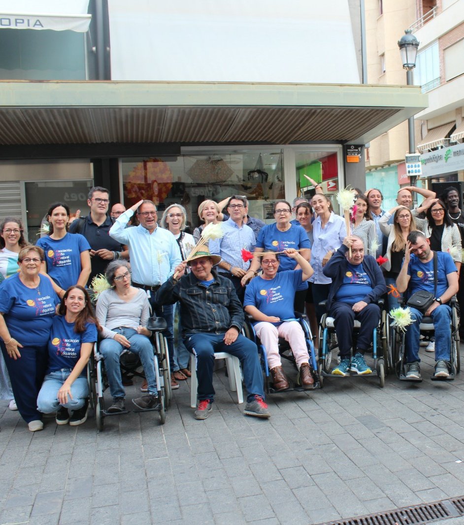 compromis_stvic's tweet photo. 🟠Por todas las familias y entidades que hacen posible que las personas con Daño Cerebral Adquirido tengan una vida digna ¡Mil gracias! 😊
#ADACEA #SantVicent #26Octubre #DíaDelDañoCerebralAdquirido https://t.co/Wk7vKke6d6
