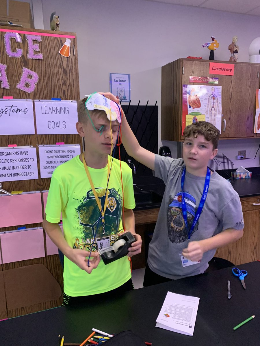 oakhillslions's tweet image. Oak Hills 7th Grade Science students participated in a “thinking cap” nervous system lab. #LionsLearning #ScienceLab @MrsSedoffOHJH