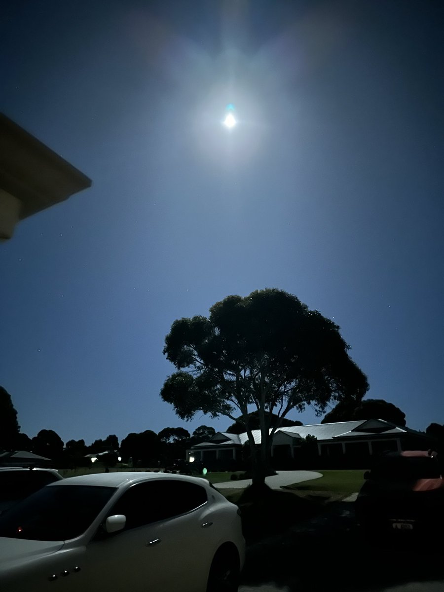 DrMLivingston's tweet photo. Answers to questions you never knew you had.
Strap in.
Can the moon, when it’s mega bright generate electricity. It’s reflecting the suns rays and 🌞 🟰🔋
Answer.
No.
#moon #questionswithnoanswers #eureka https://t.co/tr8KZYSX6m