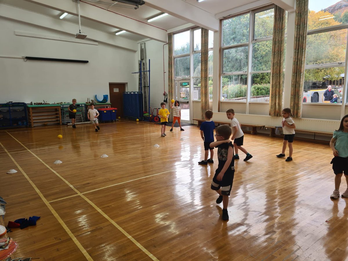 TrossachsTeith's tweet photo. Our #CommunityDevelopmentOfficer Jack Mould had an absolute ball 2day wi the amazing pupils @KillinPrimary #GrassrootsSport #ruralcommunity @McLarenHSPE Thanks 2 the support of @ActiveSchoolStg & @TNLComFundScot for helping us make all this possible!! @ThistleYouth @CallanderCC https://t.co/yBMuVvB4Wb