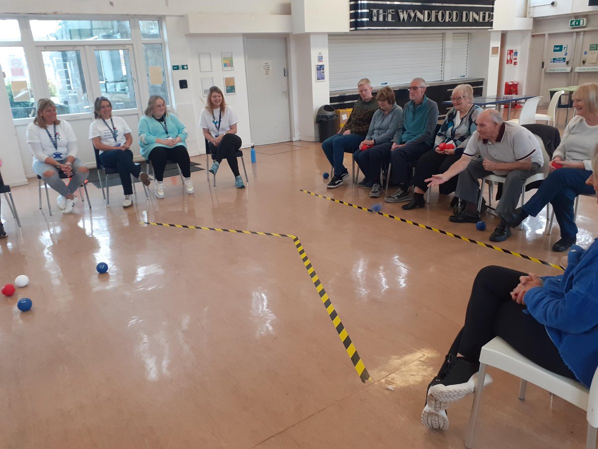 CHSScotland's tweet image. Let the games begin! ⛹️‍♂️

Huge thanks to our partners @SDS_sport 16 new boccia leaders all left our #Maryhill Health Defence Hub with a boccia kit provided by CHSS. 

Removing barriers &amp;amp; getting equipment in peoples hands after a course is a great way to encourage more activity!