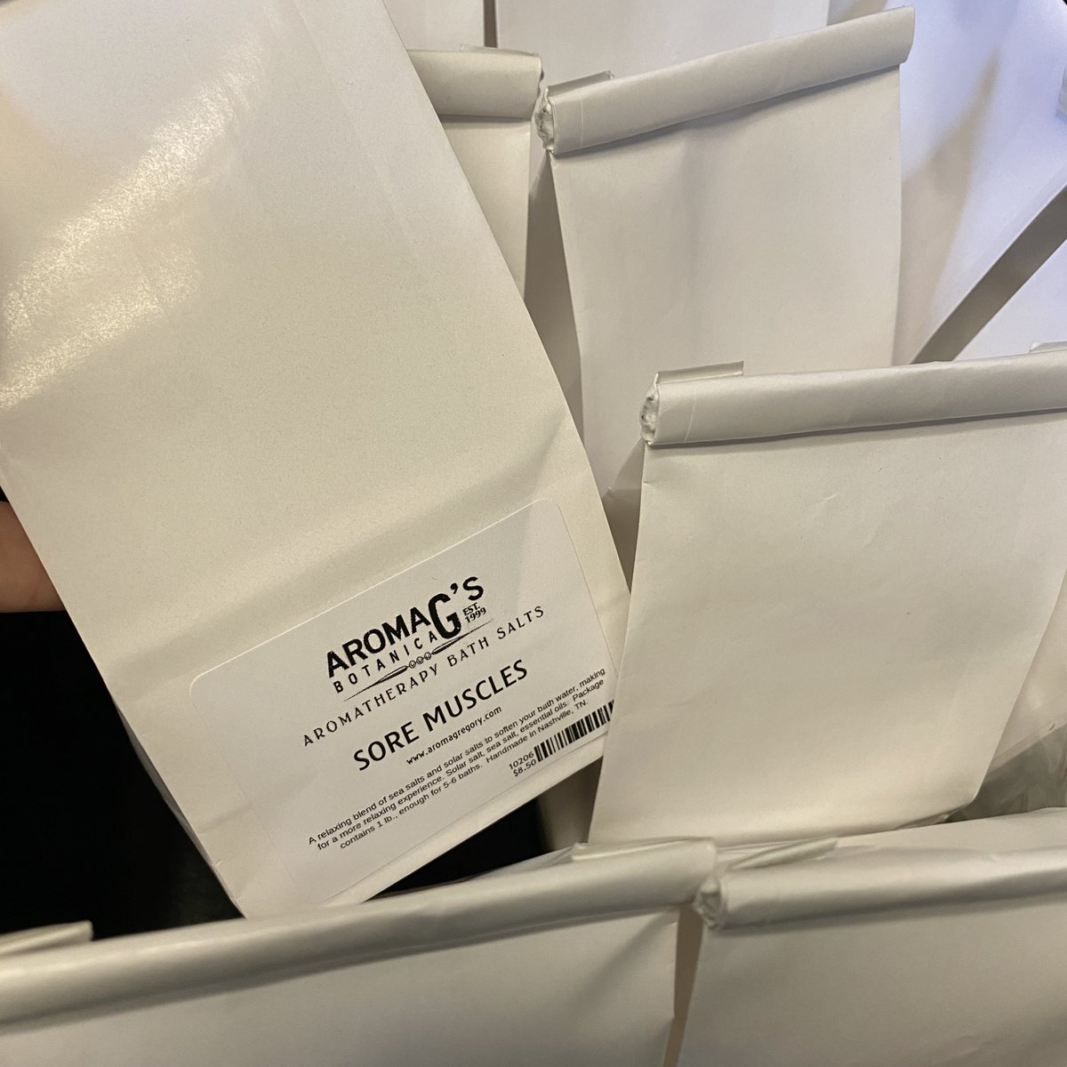aromagregory's tweet image. We&apos;ve restocked our Sore Muscles Aromatherapy Bath Salt! They&apos;re available in the shop and on our website.

aromags.com/product/sore-m…

#aromatherapy #BathSalt #SoreMuscles #EssentialOils #seasalt #solarsalt #SelfCare