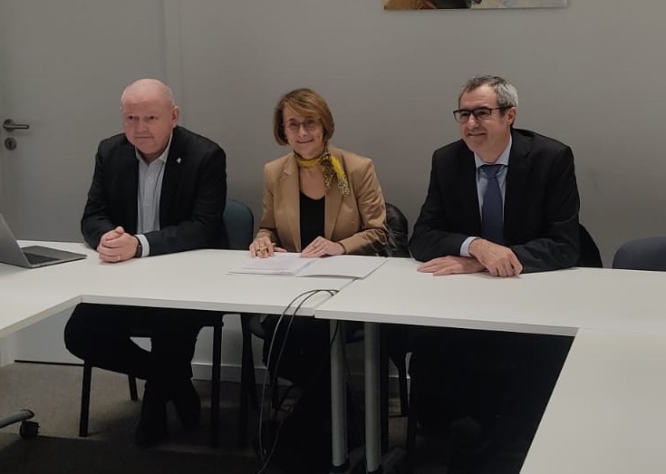 CrueUniversidad's tweet photo. 🇪🇺La presidenta de Crue, @EvaAlconUJI, se reúne en Bruselas con representantes de conferencias de rectores de Francia, Rep. Checa y Suecia para tratar temas de interés común, como el desarrollo de los espacios europeos de Educación Superior #EEES y de Investigación #ERA https://t.co/egPep3d925