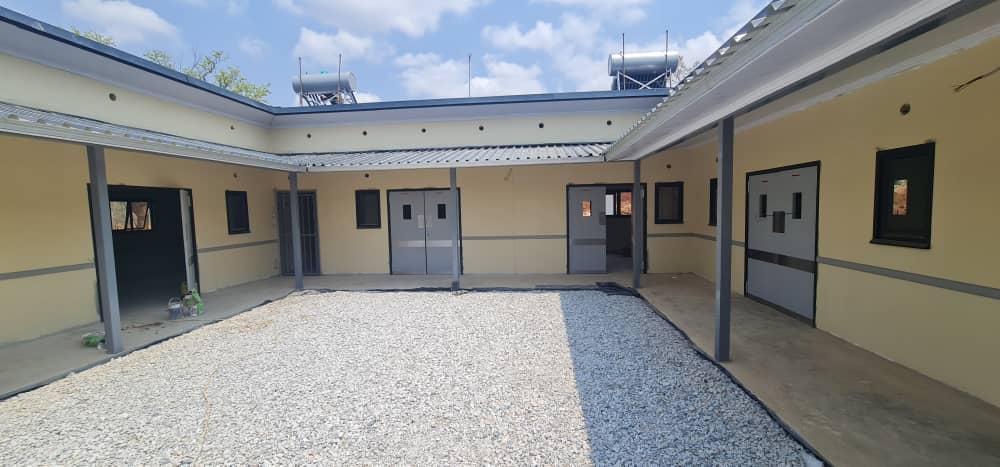 Built2CareZim's tweet photo. The first part of the Zimbabwe project is drawing to a successful close with construction of the Health Centre in Runyararo nearing completion. Designed to have a long-lasting benefit in the local community these facilities will save lives from the moment they become operational. https://t.co/77dFD1RLLw