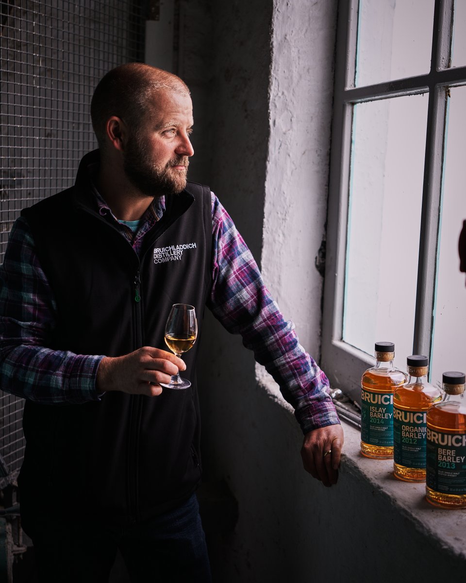 Bruichladdich's tweet photo. We’re talking about a commitment to our farmers here. We’re talking about traceability and provenance, reconnecting land and dram. We’re talking about terroir.
#DramForTheWeekend #IslayBarley #BruichladdichBereBarley #OrganicWhisky https://t.co/HfftJ0uk8U