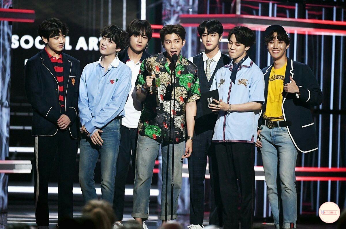 bf! masuk nominasi billbrot emang keren, tapi pernah ga si lu menang

tanpe embel embel kPoP 😎😎