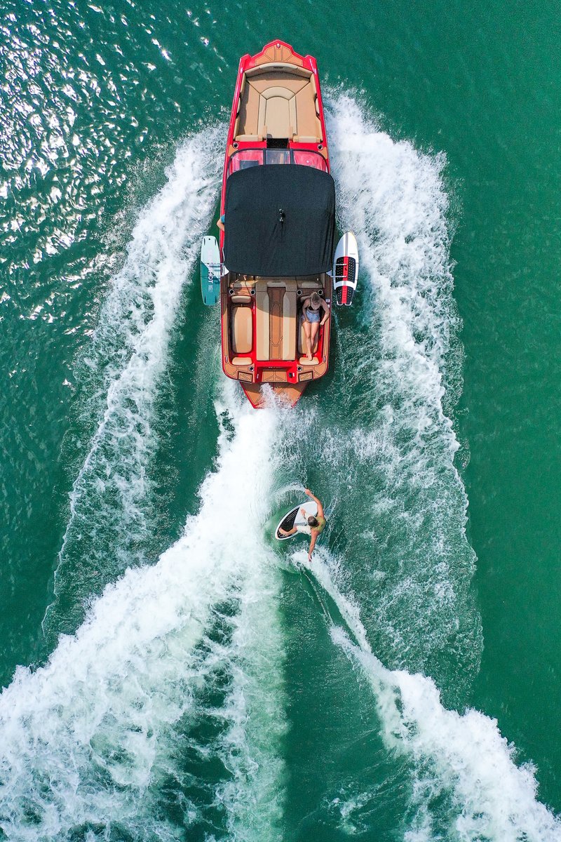 HeydayWakeboats's tweet photo. @dylanmiller at every angle behind the WTSurf 🤙🏄

#heydaywakeboats https://t.co/QJbrS5ol7V