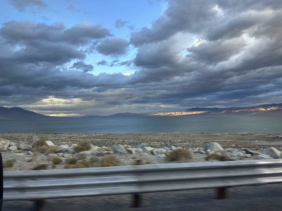 cj1anders's tweet photo. On a road trip to Idaho and idk if I’ve ever felt more inspired to write a script in  my life than after seeing some of these amazing small towns. https://t.co/xsnuH55Hvr