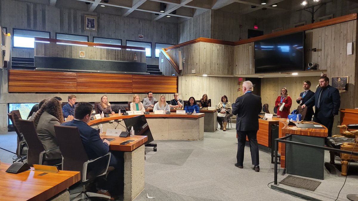Mayor <a href="/DannyBreenNL/">Mayor Danny Breen 🇨🇦</a> giving a rundown of council chambers and how council meetings work with our participants in our Youth Council Debate. So looking forward to this new initiative by <a href="/MunicipalNL/">MNL</a> #MNL2023 we have a great group of mentors here to help.