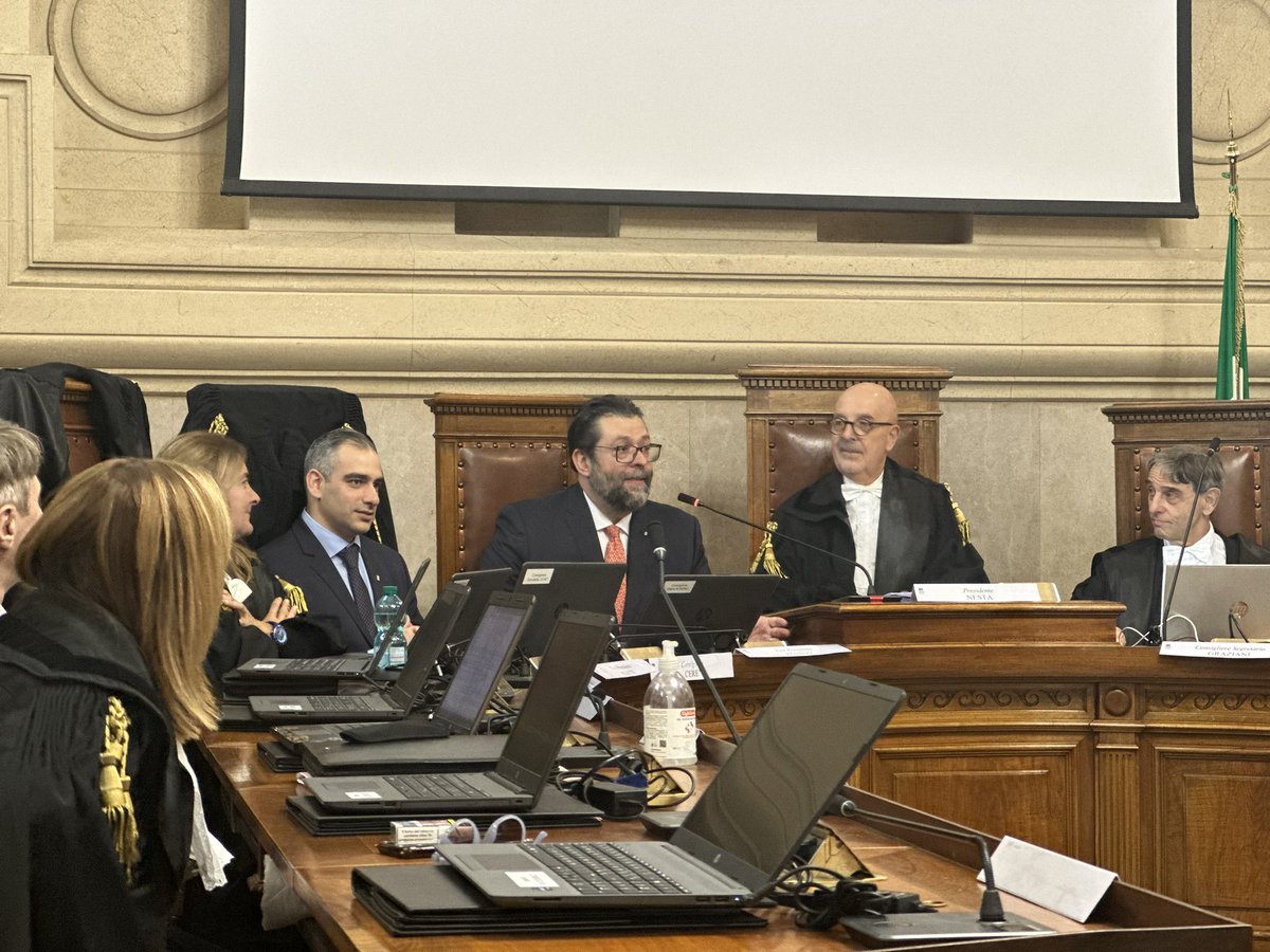 INCAM_Abogados's tweet photo. Hoy participó nuestro Colegio como invitado especial en la ceremonia de incorporación de nuevos miembros de la @OrdineAvvROMA en la Corte Suprema di Cassazione, donde nuestro presidente @ArturoPueblita dio unas palabras. https://t.co/PxSq9heGJg