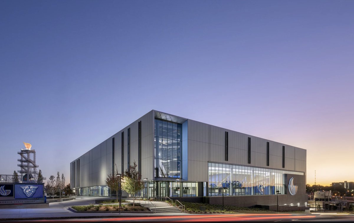 AthleticBiz's tweet image. FACILITY OF THE WEEK 🔥 @GeorgiaStateU Convocation Center –
🏗️ Construction Cost: $85 million (@SLAMcollab, @perkinswill)
🏟️ Area / Square Feet: 200,000
🎟️ Occupancy Date: September 2022
athl.biz/3FyJ6mn