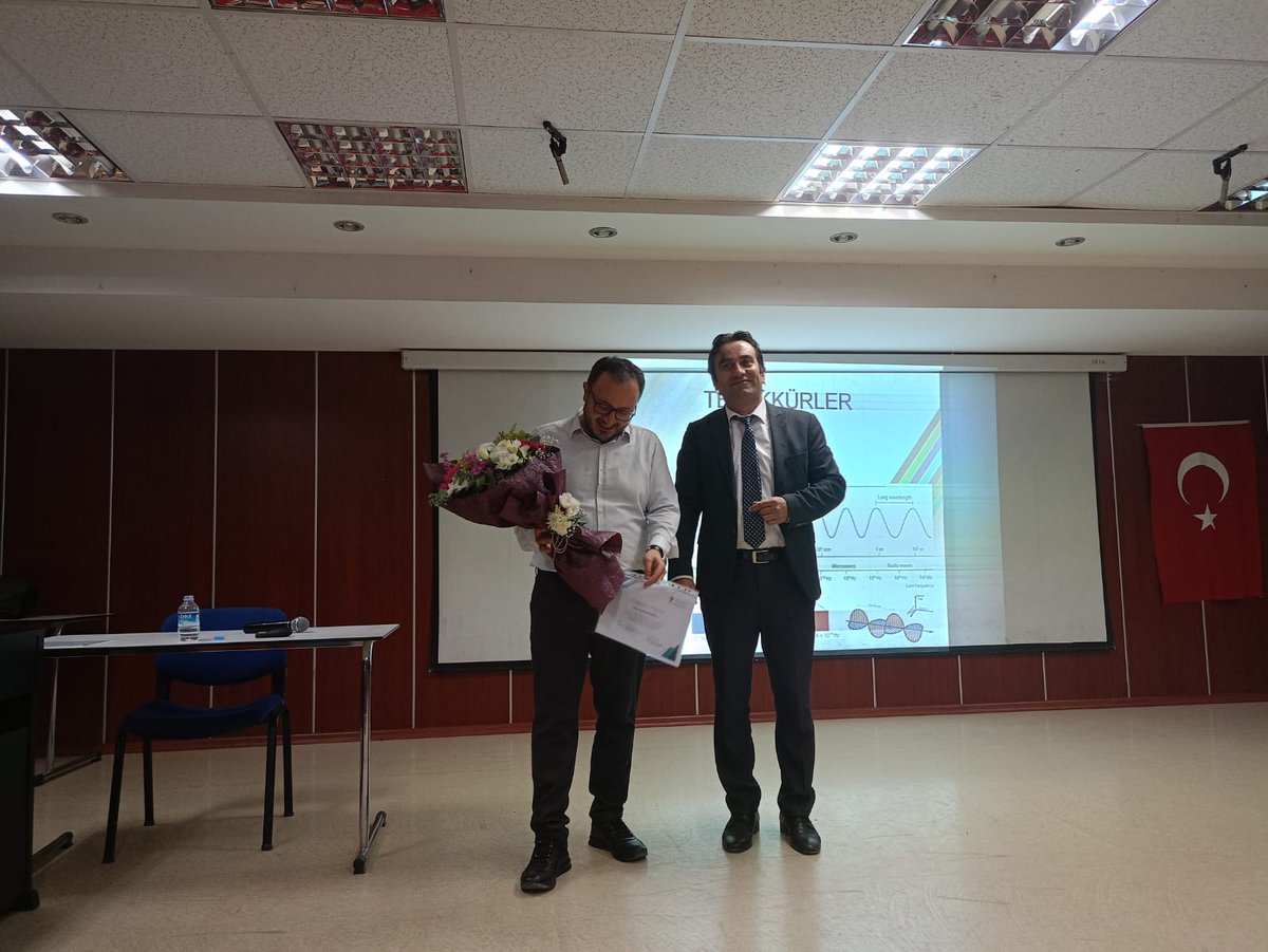 YKBilsem06's tweet photo. Kurumumuzda  Atatürk Üniversitesi Öğretim Üyesi Doç. Dr. Ahmet DERVİŞOĞLU tarafından "Yıldız Işığından Gökkuşağı Yapmak" adlı  TÜBİTAK Bilim Söyleşisi gerçekleştirildi. Hocamıza teşekkür ediyoruz.. https://t.co/7C77WU4G4n