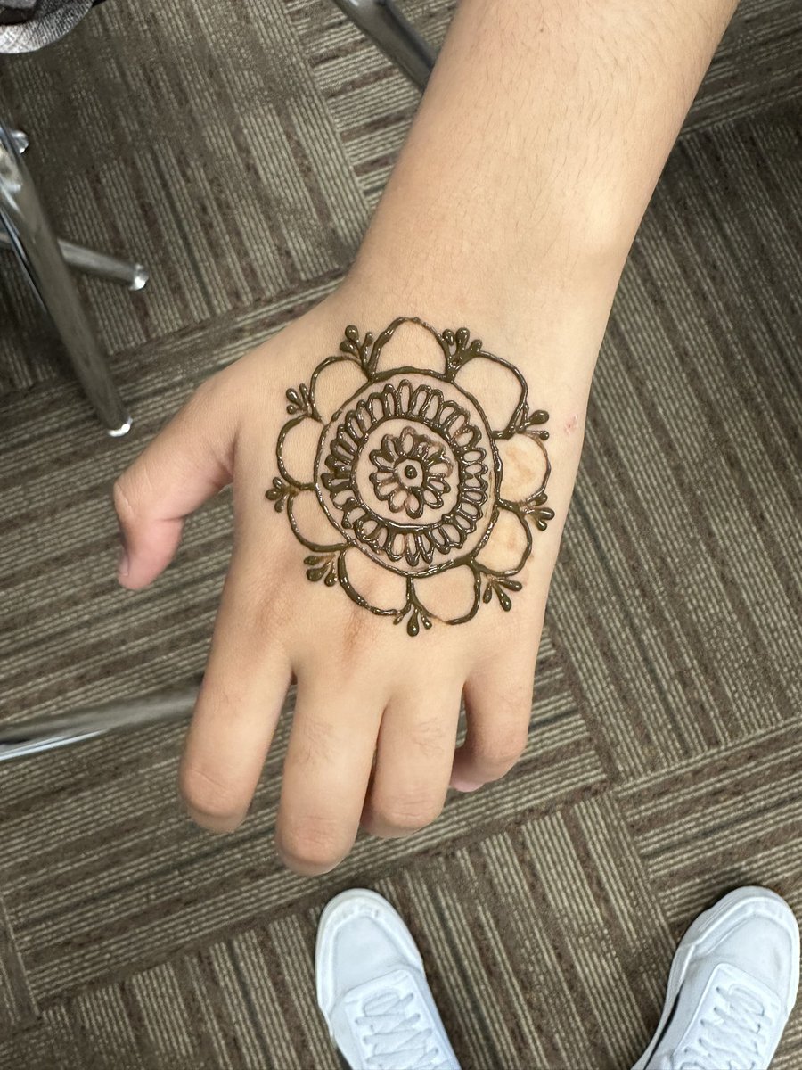 _furegato's tweet photo. Mehndi - ਮਹਿੰਦੀ - मेहंदी https://t.co/LNQkuxKjJ1