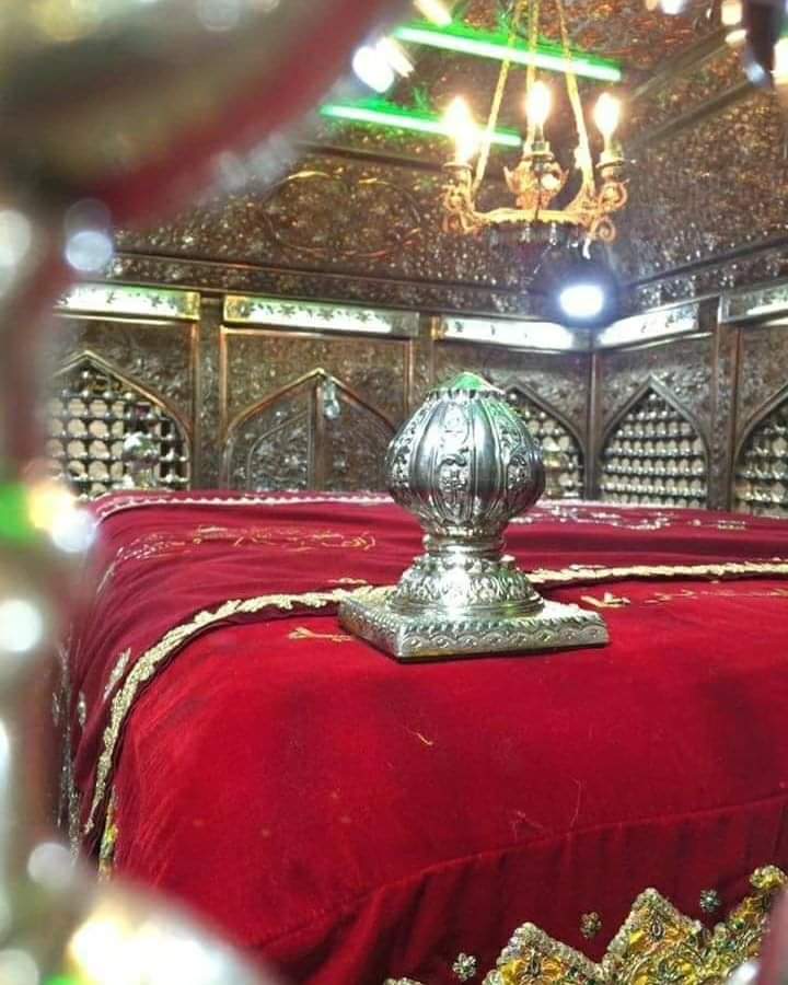 سیّد الاسیاد امام الاولیاء زعیم العلماء شہنشاہ بغداد واہبُ المراد قُطب الارشاد فرد الافراد مرجع الاوتاد محبوب سبحانی قطب ربانی شہبازِ لامکانی اشہب لامکانی باز اللہ الاشہب پیران پیر دستگیر الحسنی و الحسینی محی الدین غوث الاعظم سیدی حضور شہنشاہِ بغدادؒ❣️
#ShaykAbdulQadirTheTruthful