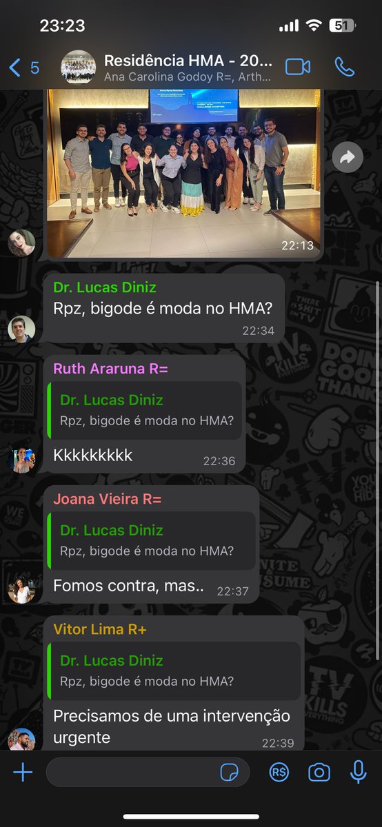 Eu acho incrível q eu decidi deixar o bigode e ai do nada comecei uma revolução no miguel com vários seguidores. Para o terror de alguns, a CM do HMA vai ser conhecida como  “A Residência do Bigode” 👨🏽